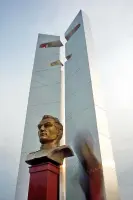 Памятник дважды Герою Советского Союза Амет-Хану Султану, фотография 2