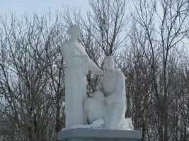 Памятник скорбящей матери, фотография 2