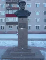Памятник Герою Советского Союза Борсоеву Владимиру Бузинаевичу