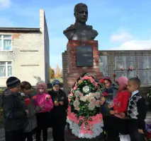 Бюст Герою Советского Союза Ивану Кондратьевичу Тихоненко