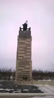 Памятник в честь легендарных трактористок бригады Дарьи Гармаш, фотография 2