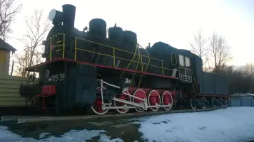 Памятник-паровоз Эм 725-39