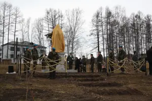 Памятник героям Великой Отечественной войны в пос. Горячегорск г. Шарыпово, фотография 3