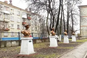 Аллея героев-комсомольцев