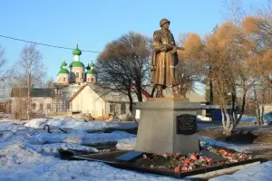 Братская могила советских воинов, погибших в годы Великой Отечественной войны (1941-1945 гг.) г.Олонец, ул.Комсомольская