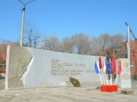 Памятник «Скорбящая мать» — заводчанам, павшим за Родину в годы Великой Отечественной войны (1941-1945 гг.)