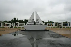 Памятник на месте концлагеря для детей "Красный берег", фотография 2