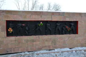 Мемориал памяти работникам ЛВРЗ, погибшим в Великой Отечественной войне, фотография 2