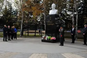 Памятник Герою Советского Союза Смирных Л.В, фотография 3