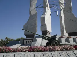 Памятник воинам-землякам, погибшим во время Великой Отечественной войны (Удмуртия, село Каракулино), фотография 2