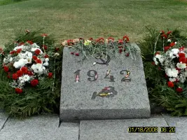 Пискаревское мемориальное кладбище