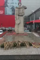 Памятник рабочим-ополченцам Сталинградского тракторного завода