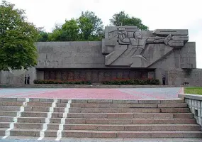 Мемориал героям обороны Севастополя 1941-1942 гг