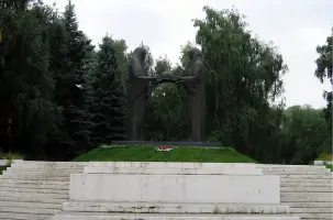 Памятник «Скорбящим Матерям»