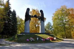 Памятник «Скорбящим Матерям», фотография 2