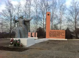 "В городе нашем, где мост и река, Защитник отважный застыл на века", фотография 2
