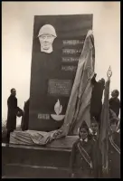 Памятник ученикам, погибшим в годы Великой Отечественной войны, фотография 2
