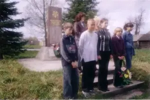Памятник погибшим воинам в селе Афанасьево Комсомольского района Ивановской области
