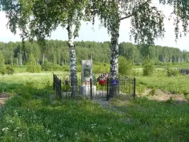 Памятный знак на родине Героя Советского Союза Люлина Сергея Михайловича, фотография 2