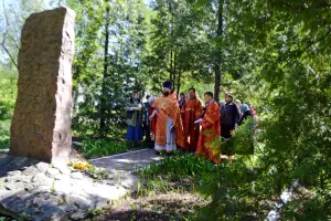 Памятник медицинским работникам Мытищинской клинической больницы, фотография 4