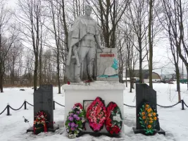 Памятник "Неизвестному солдату" в деревне Крюково Чеховского района Московской области, фотография 2