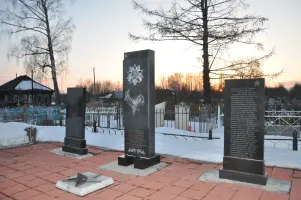 Братская могила воинов, умерших от ран в г. Красный Холм в годы Великой Отечественной Войны 1941 - 1945 гг, фотография 2