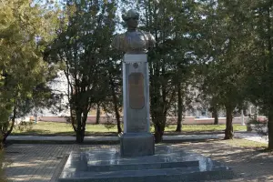 РПлощадь Героев, памятник Н.Д.Гулаеву. Ростовская область, г. Аксай