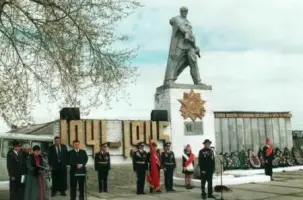 Памятник "Солдат"