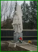 Памятник павшим воинам-землякам, фотография 2