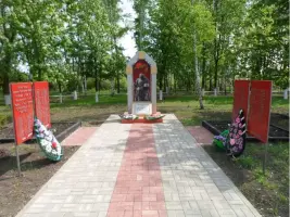 Братская могила в селе Большое