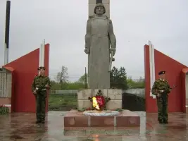 Памятник погибшим в годы войны 1941-1945гг в селе Кутуши, Курманаевского района, Оренбургской области, фотография 2