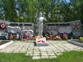 Мемориал посвящен воинам-односельчанам, погибшим в годы ВОВ