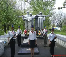 Памятник погибшим воинам "Никто не забыт, ничто не забыто", фотография 2