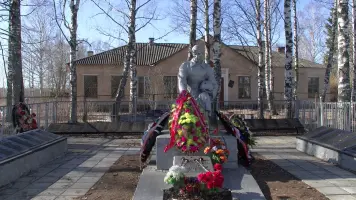 Воинское захоронение в д.Пятницкое, фотография 2