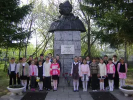 Памятник Герою Советского Союза Наталье Венедиктовне Ковшовой, фотография 2