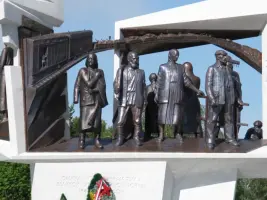 Памятник омичам - труженикам тыла в годы Великой Отечественной войны