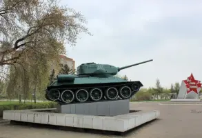 Танк-победитель на бульваре Победы Омск, фотография 2