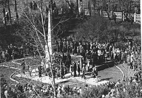 Обелиск Воинам-землякам, павшим в борьбе за честь, свободу и независимость нашей Родины 1941-1945 гг, фотография 2