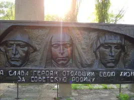 Памятник в городе Майском КБР в районе Пенькозавода