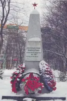 Обелиск в деревне Поляны