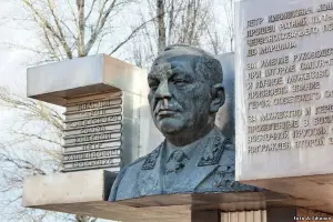 Памятник дважды Герою Советского Союза, Маршалу П.К. Кошевому, фотография 2