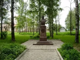 Бюст адмирала Кузнецова Н.Г