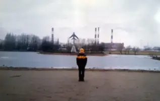 Памятник летчикам в парке Авиаторов в Санкт-Петербурге