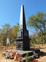 Стела памяти воинам-односельчанам - село Стефанидинодар, Азовский район, Ростовская область, фотография 3