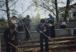 Памятник воинам-односельчанам, не пришедшим с войны, в дер. Савостино Лотошинского р-на Московской обл. «Никто не забыт, ничто не забыто», фотография 2