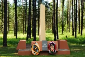 Братское захоронение "Скорбящий воин"