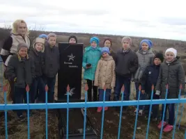 Братская могила героев-пулемётчиков, фотография 3