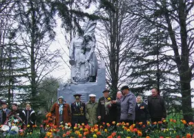 Братская могила Советских воинов