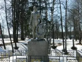 Памятник погибшим летчикам-выпускникам Ибресинской авиашколы