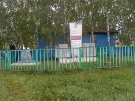 Обелиск воинам-односельчанам, участникам Великой Отечественной войны, в селе Новоаширово Матвеевского района Оренбургской области